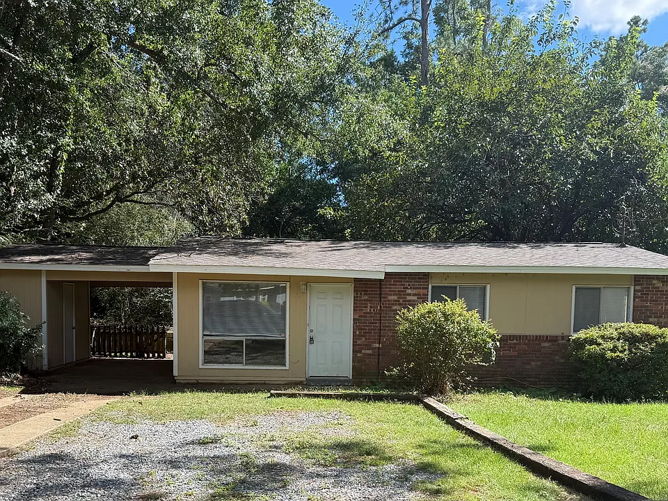 1907 Karen Ln