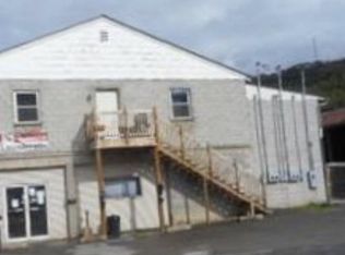 407 Riverside Dr, Hinton, WV 25951