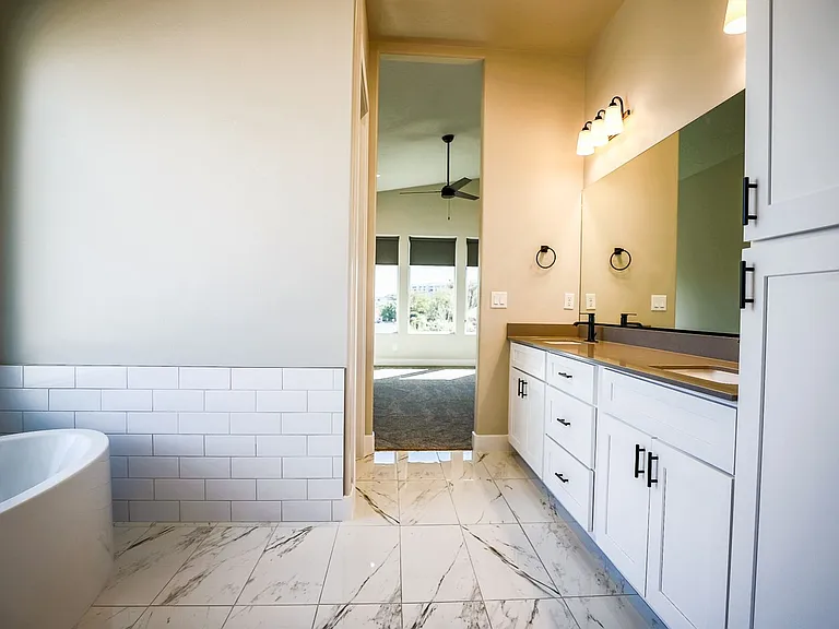 1855 W 740 South Cir — Photo 18