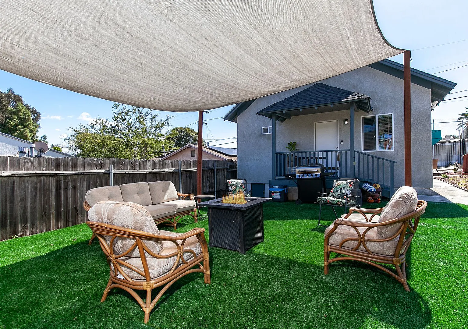 Newly furnished and remodeled 2 bed 2 bath! — Photo 3