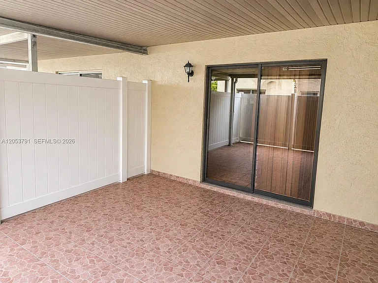 1705 W 58th St #B-27 — Photo 12