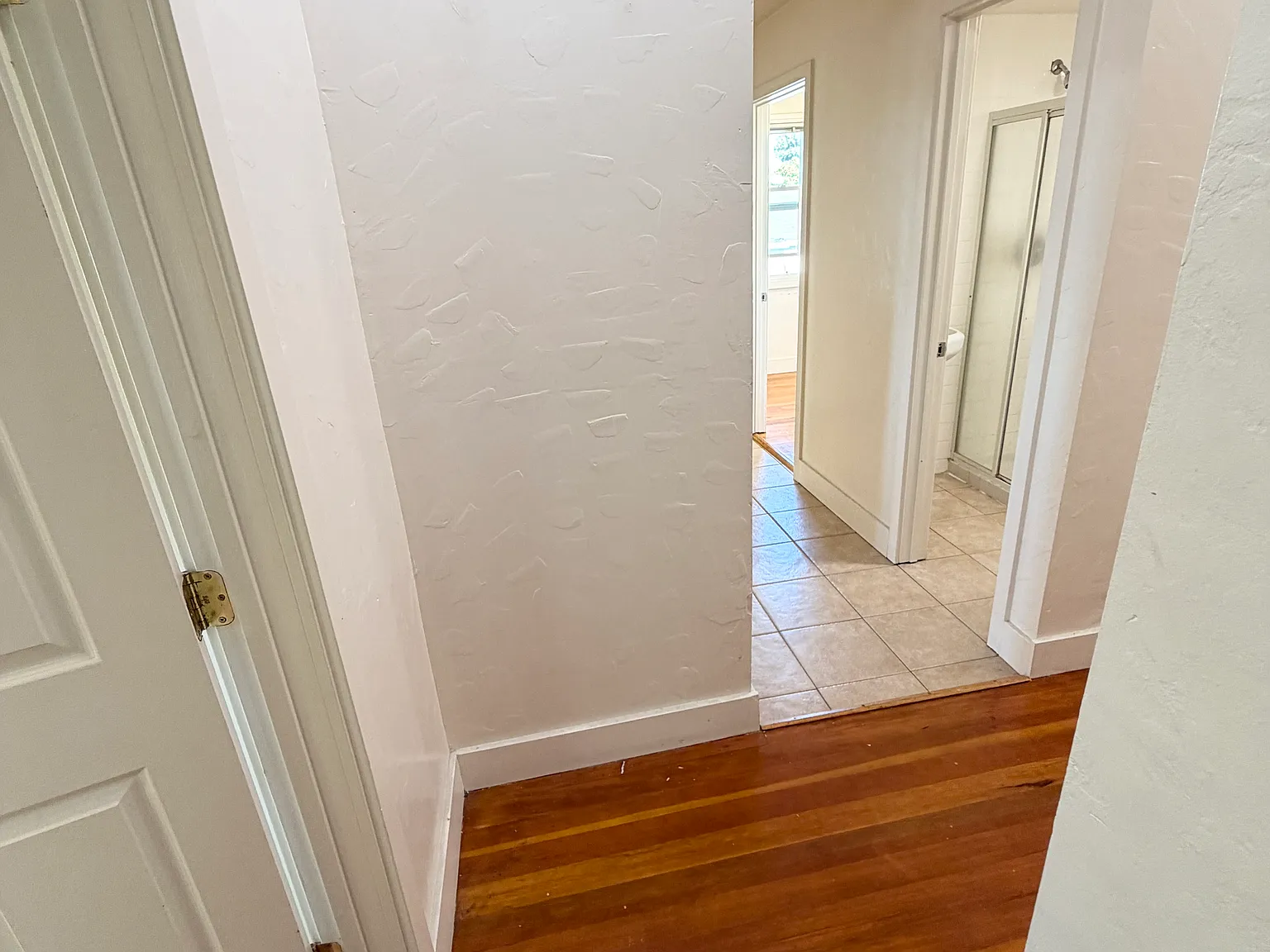 3 bed, 1050 sqft, $3,395 — Photo 4