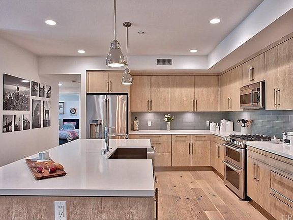 3rd image of 4240 Laurel Canyon Blvd Unit 101