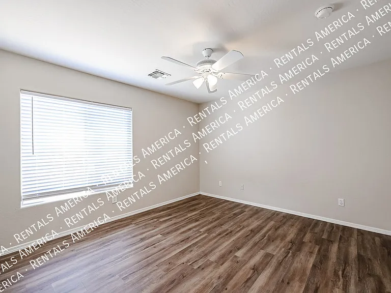 910 S 118th Ln — Photo 19