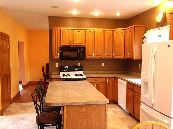 5th image of 5279 Mount Morris Rd
