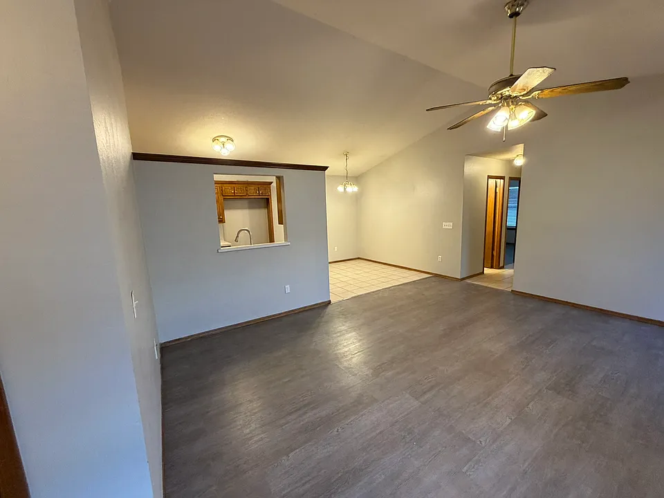 1313 Pennington Ave