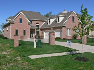 2946 Deep Water Ln, Maumee, OH 43537