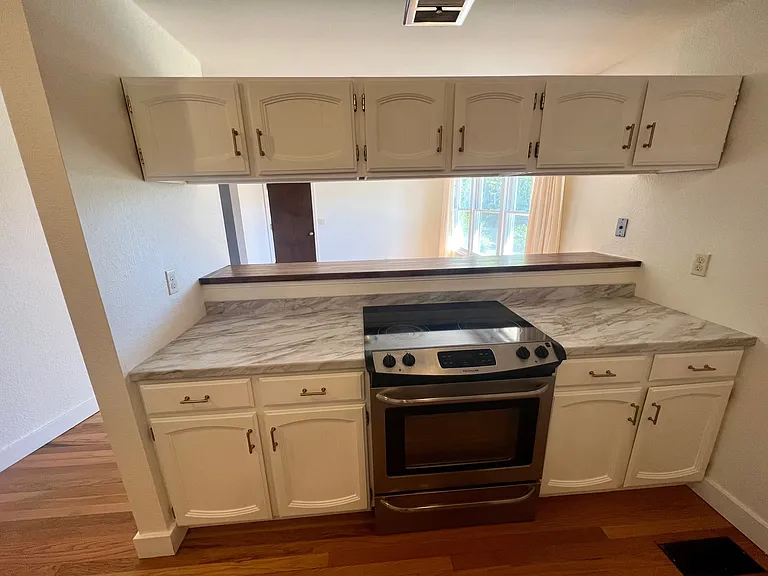 2570 Aztec Ave — Photo 10