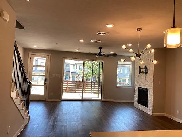 829 Emerling Dr — Photo 3