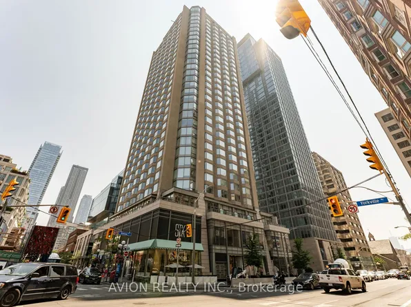 155 Yorkville Ave #2120, Toronto, ON M5R 0B4