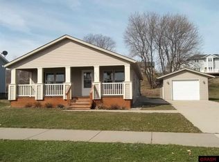 2111 York St, Saint Peter, MN 56082