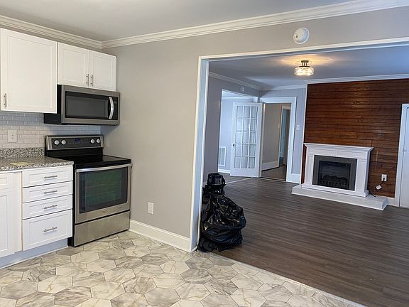 2nd image of 633 Oliver St