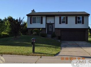 40152 Oak Tree Rd, Novi, MI 48375