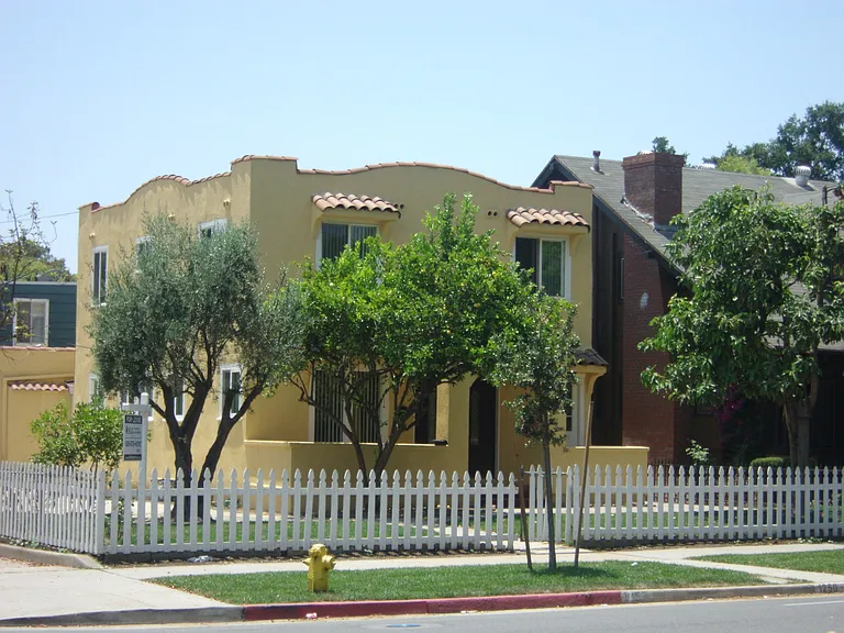 1250 E Villa St — Photo 1