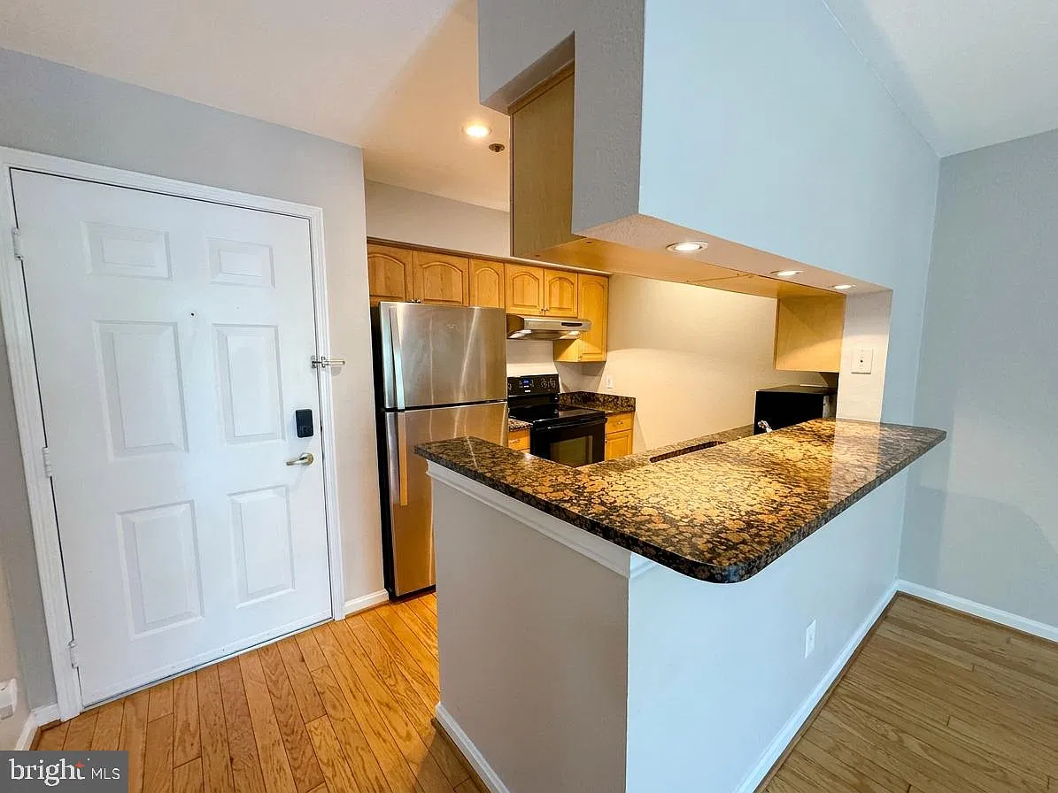 3315 Wyndham Cir — Photo 3