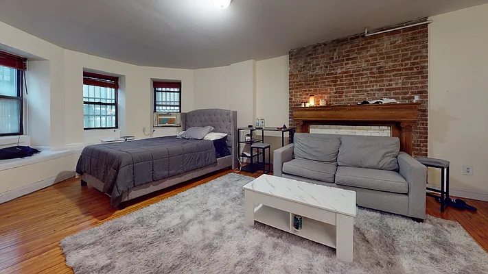 Rented by Bond New York | media 2