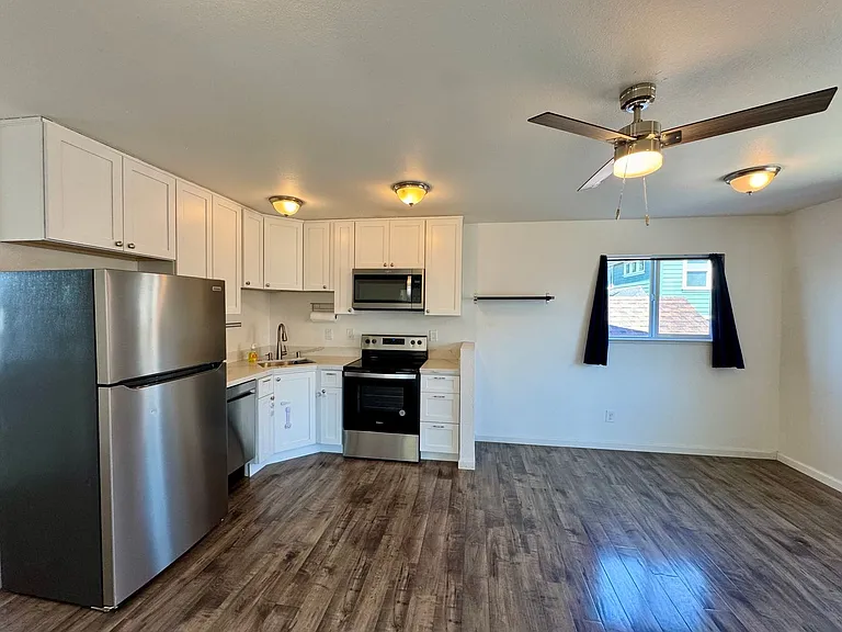 310 Hansbery Way #A — Photo 4