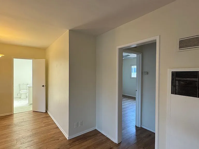 642 N. Hayworth Ave. — Photo 15