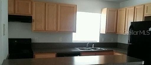 2nd image of 921 E Main St