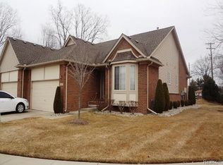 28016 Cotton Creek Ct, Chesterfield, MI 48047