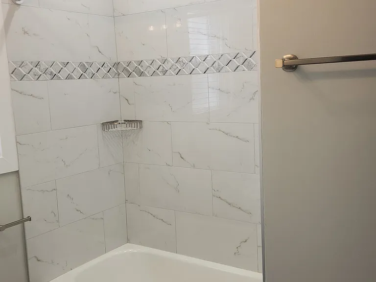 5521 W George St #2 — Photo 9