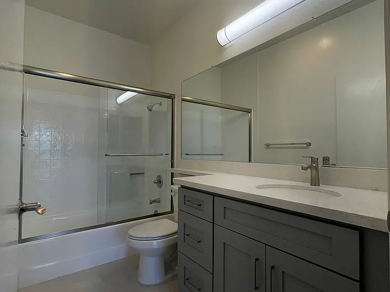 12840 Moorpark — Photo 10