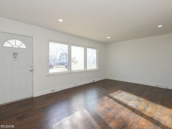 2nd image of 2820 Wall Ave
