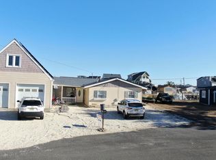 727 Twin Lakes Blvd, Little Egg Harbor, NJ 08087
