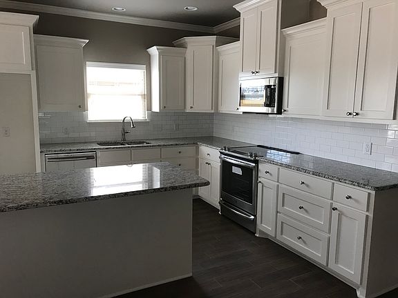 2nd image of 305 Ella St