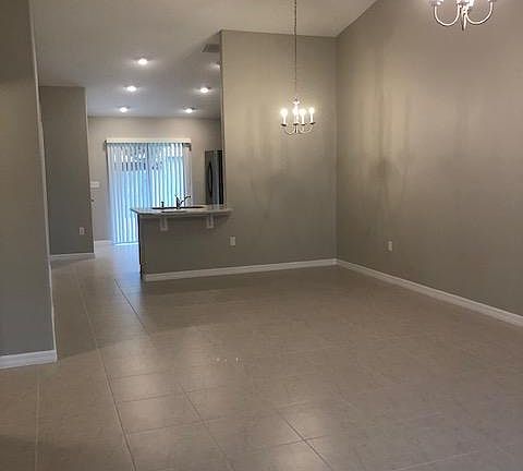 3rd image of 28 Rosepetal Ln #Ab