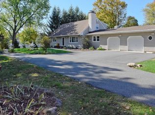 8 E Brooklawn Dr, Morris Plains, NJ 07950