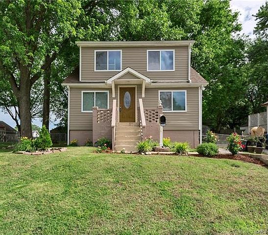 1st image of 9439 Roslan Pl