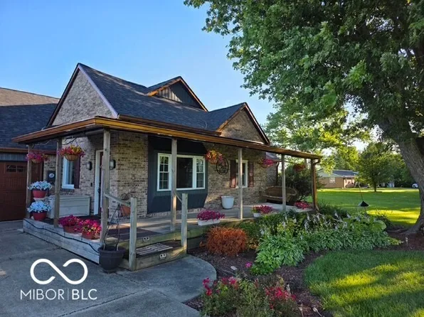 757 E 1000 N, Alexandria, IN 46001