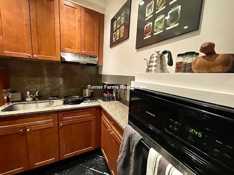113 Beacon St #B — Photo 17
