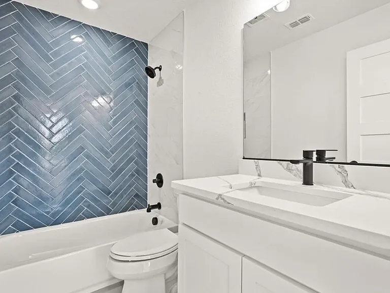 309 S Poplar St #A — Photo 6