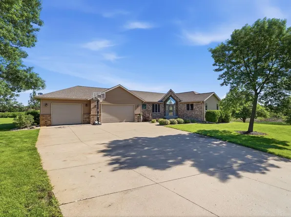 126 57th Ave NE, Willmar, MN 56201