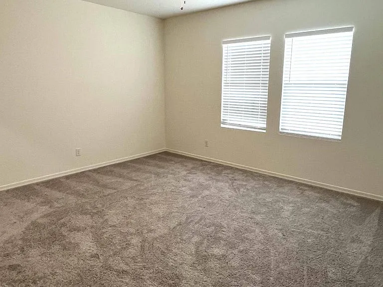 2004 E Driftwood Dr — Photo 10