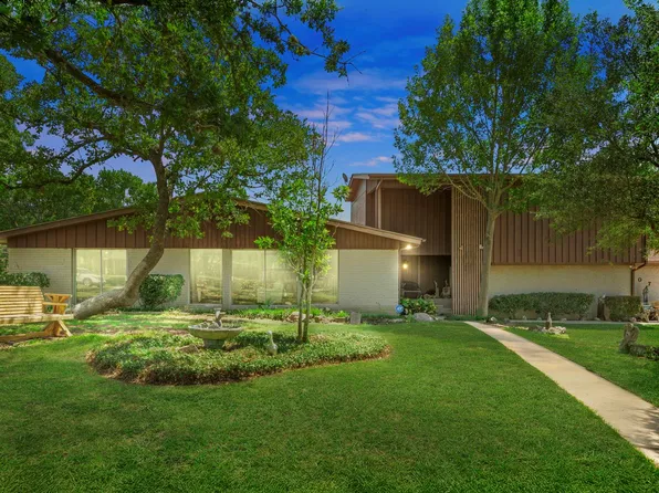 707 Scenic Dr, Baytown, TX 77521