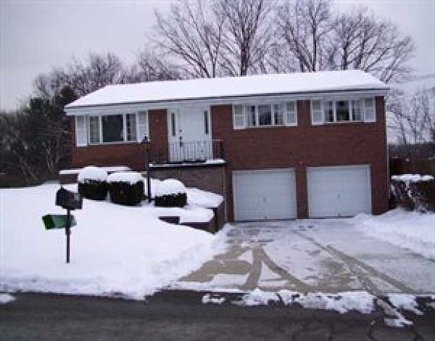 1st image of 300 Shoreham Dr