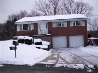 300 Shoreham Dr, Allison Park, PA 15101