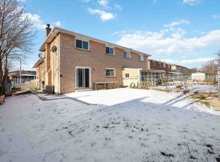 307 Royal Salisbury Way, Brampton, ON L6V3G4