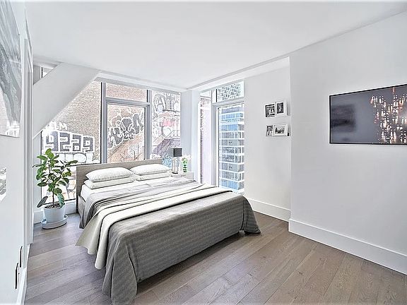 3rd image of 100 Norfolk St #5C