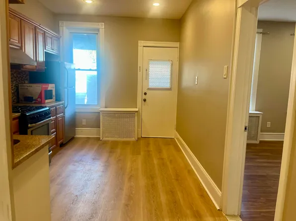 92 Leonard Street image 3 of 17