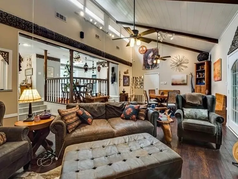 6049 W Red Bird Ln — Photo 9