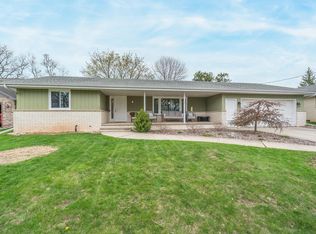 1020 Riverside Dr, Kaukauna, WI 54130