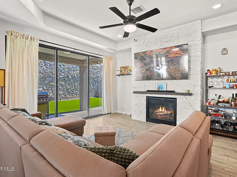 12863 Ivelet Ct — Photo 11