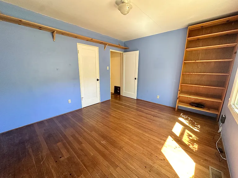 11 Hillview Ave — Photo 23