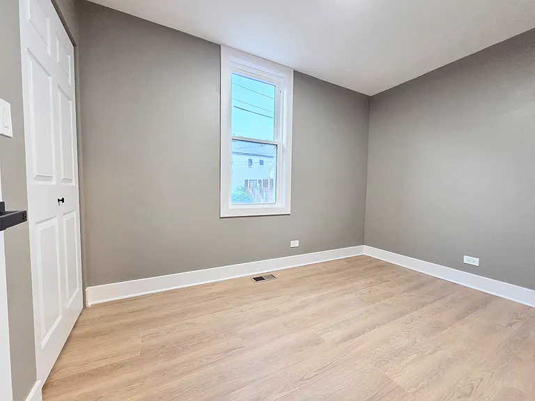 2818 S Lowe Ave #RBD — Photo 12