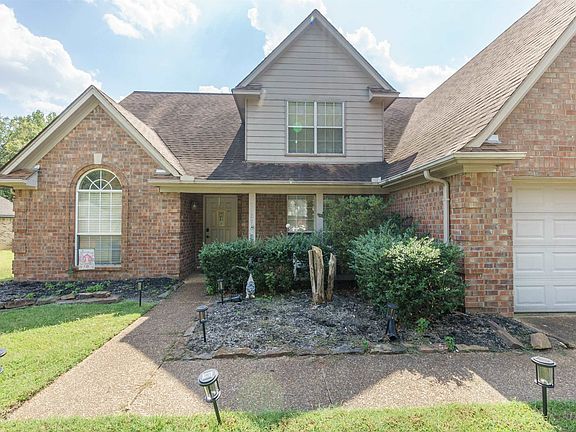 3rd image of 7127 Shady Oaks Dr