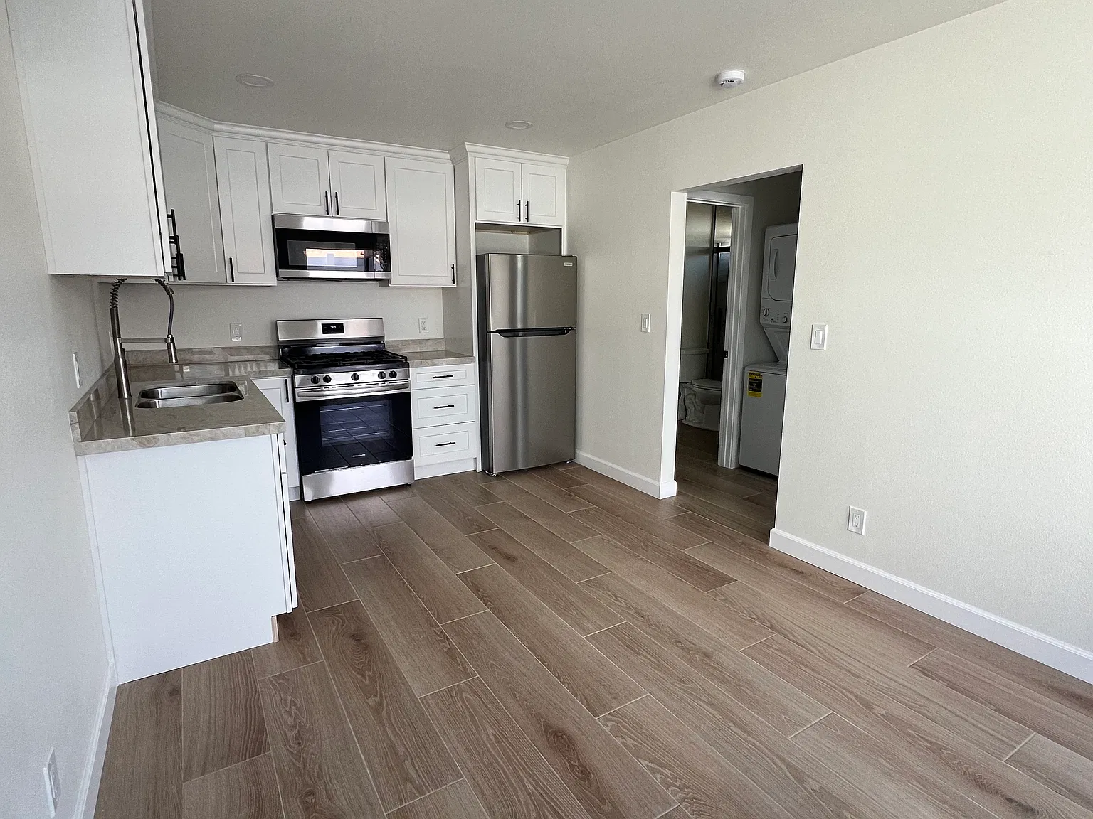 1 bed, 500 sqft, $2,550 — Photo 3